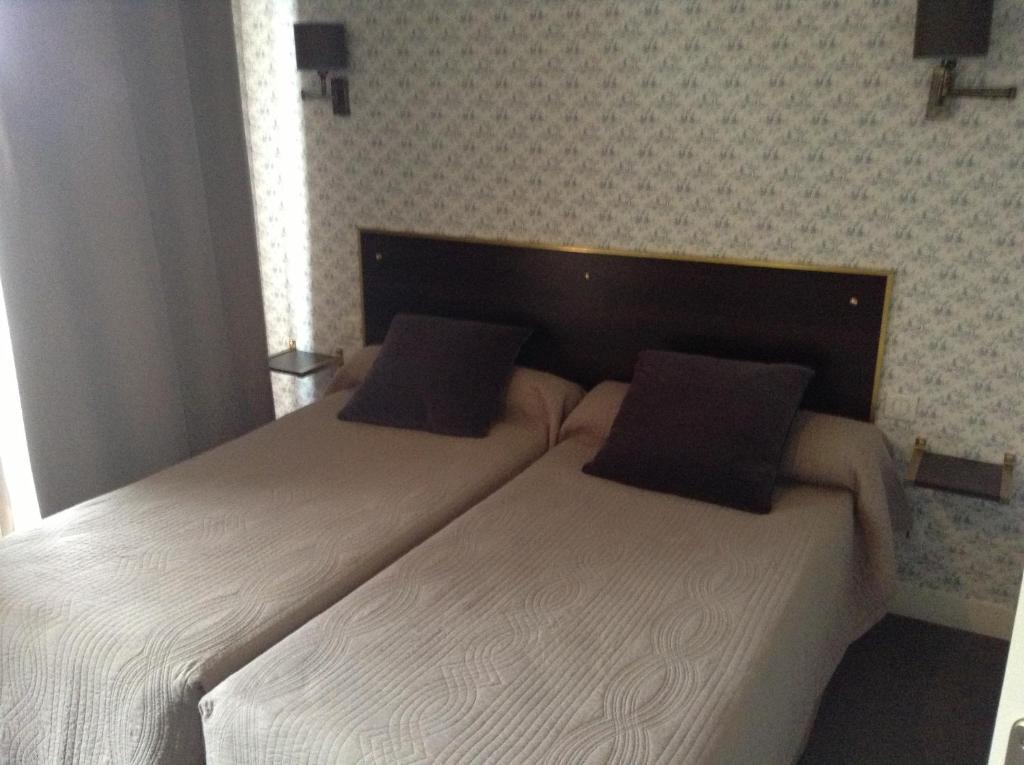 Logis Terrasse Hotel Lisieux Zewnętrze zdjęcie