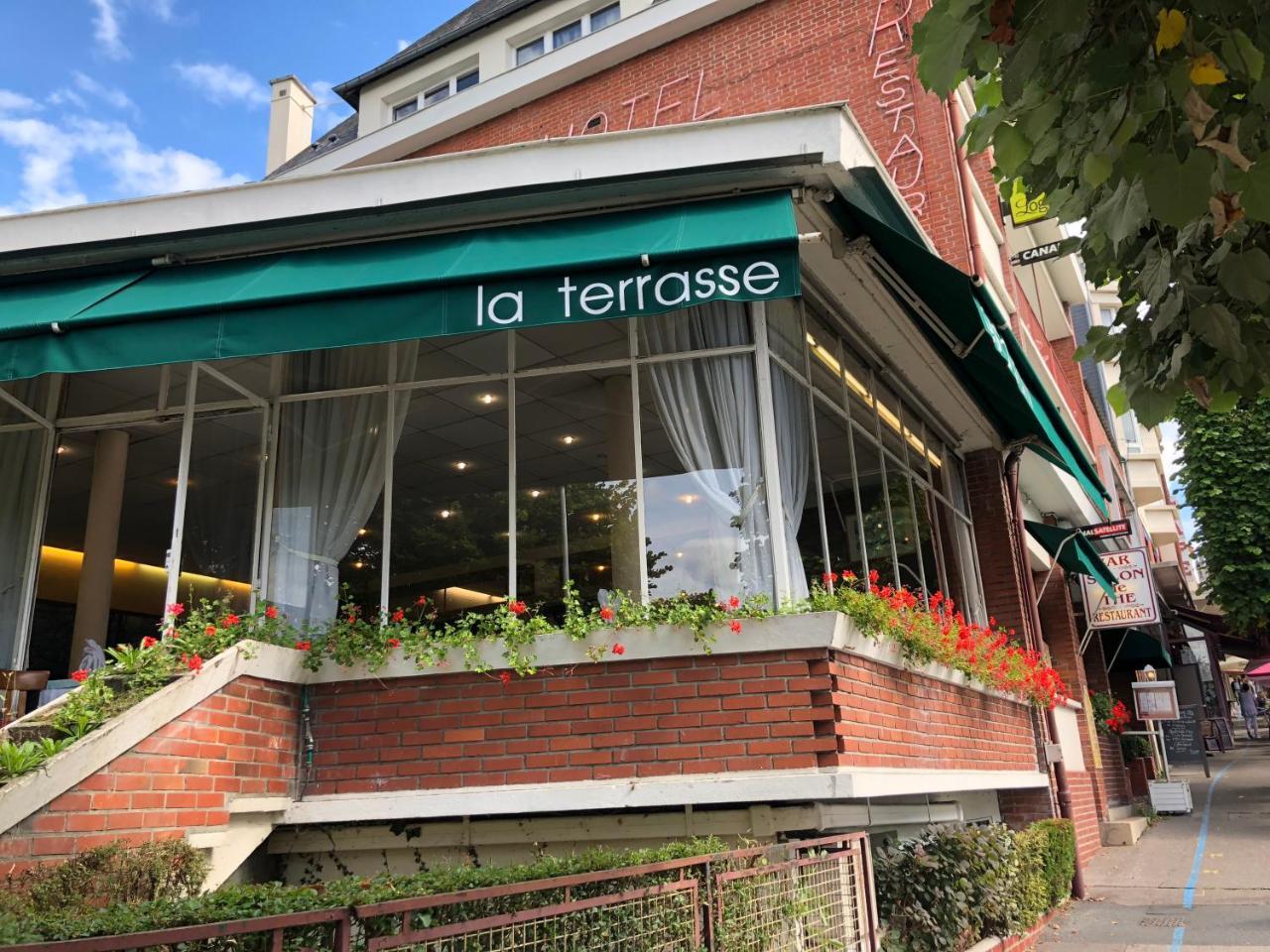 Logis Terrasse Hotel Lisieux Zewnętrze zdjęcie
